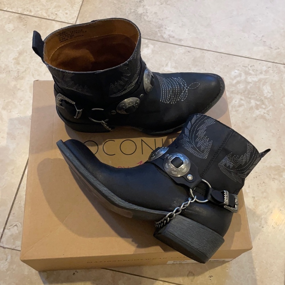 Matisse black booties